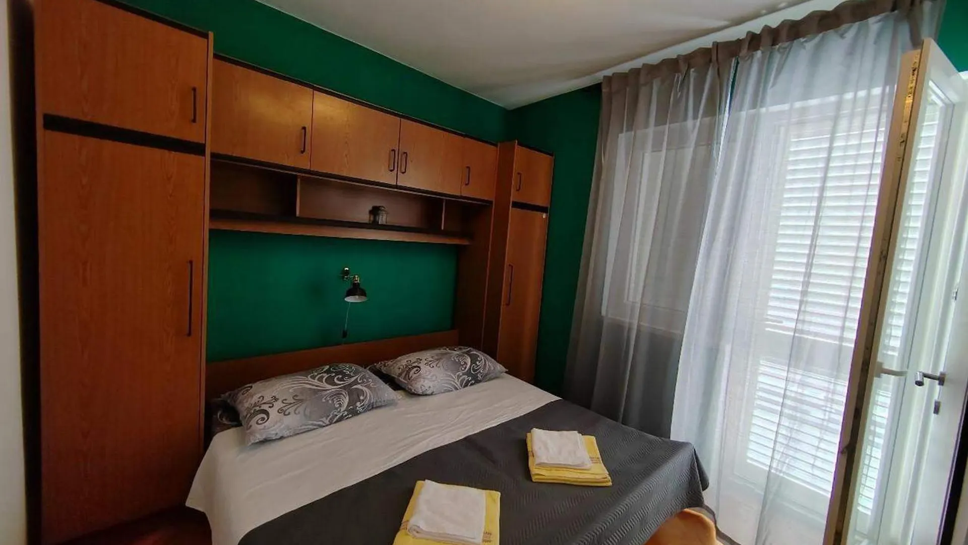 Apartments With A Parking Space Mundanije, Rab - 23299 Rab Town