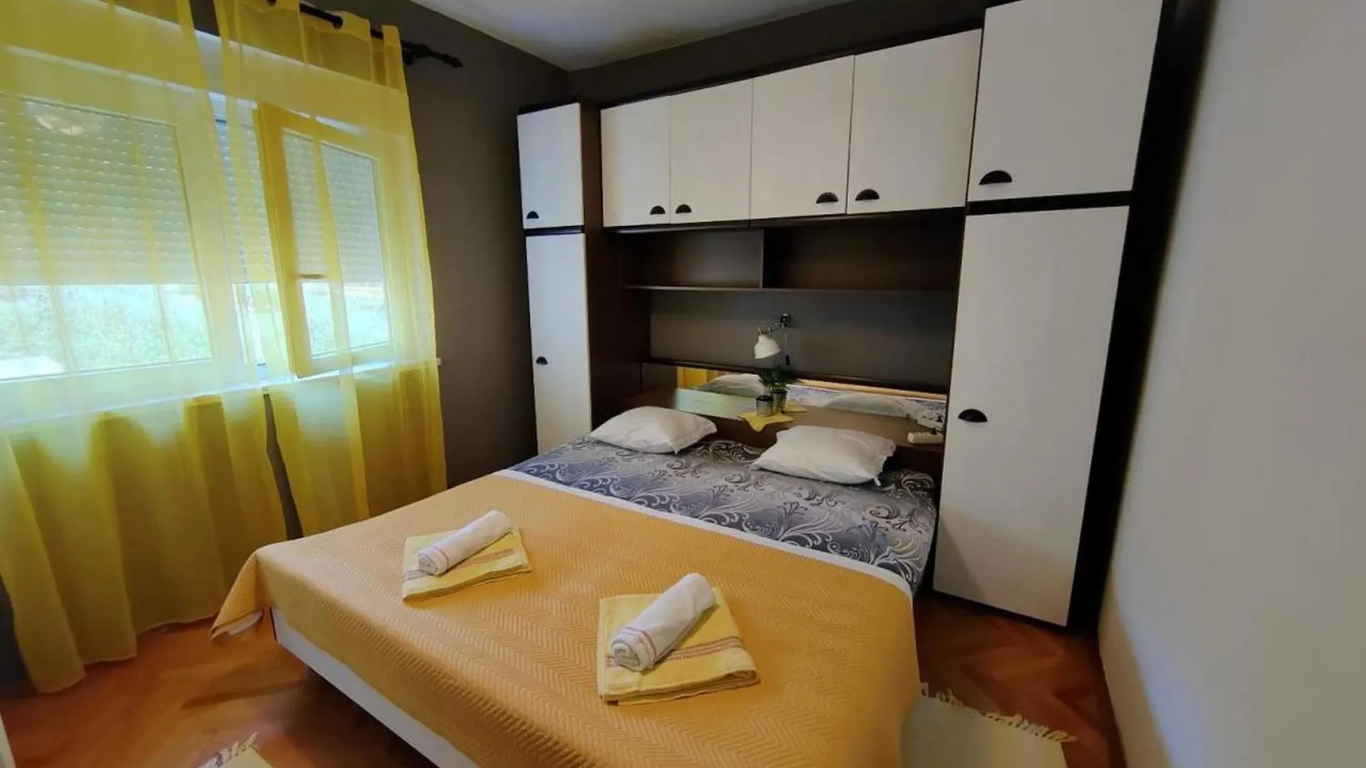 Apartments With A Parking Space Mundanije, Rab - 23299 Rab Town